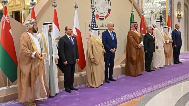 Joe Biden, Cidde'deki Arap liderleriyle.jpg