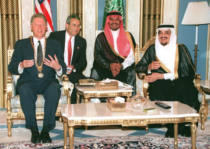 Eski Kral Fahd, ABD Başkanı Bill Clinton ile-Ekim 1994-Kaynak-independent arabia.jpg