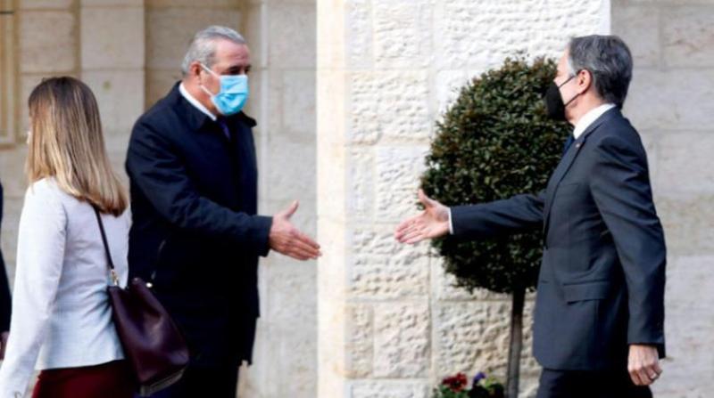 Hüseyin El Şeyh, Ramallah'ta ABD Dışişleri Bakan Antony Blinken'i karşılıyor. Mayıs 2022. Görsel-EPA.jpg