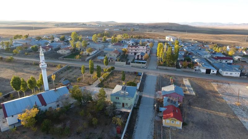 Emek ve Dönerdere köyleri belli imar planı doğrultusunda inşa edilmiş.jpg