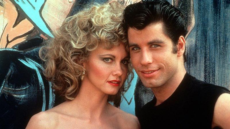 Grease'de Sandy Olsson'ı canlandıran Olivia Newton, 30 yaşındaydı (Paramount)