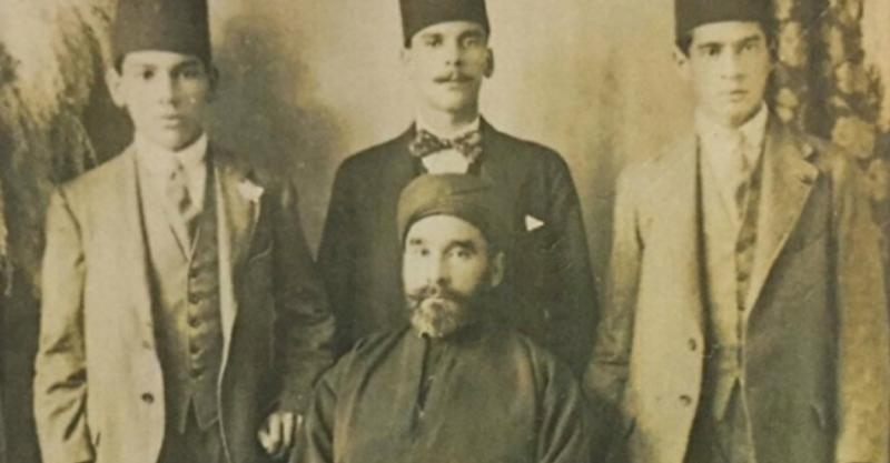 Ebubekir Efendi ve oğulları.jpg