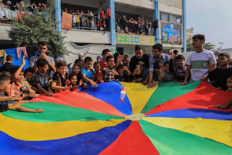 Yardım görevlisi 100 metre çapında bir çember oluşturmayı başardı.jpg