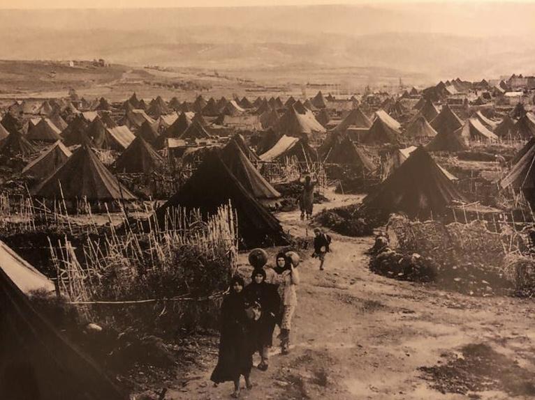 Lübnan'ın kuzeyindeki Trablus Şam yakınlarında kurulan Nahr el Bared Mülteci Kampı, 1950. Kaynak-majalla.com_.jpg