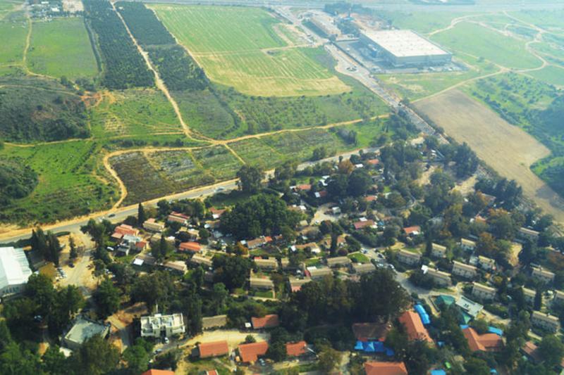 Filistin toprağını gaspetme örneği bir iskan projesi. Givat Brenner.jpg