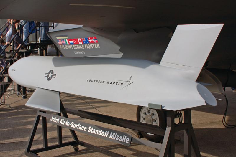 AGM-158B JASSM-ER (Joint Air-to-Surface Standoff Missile-Extended Range).jpg