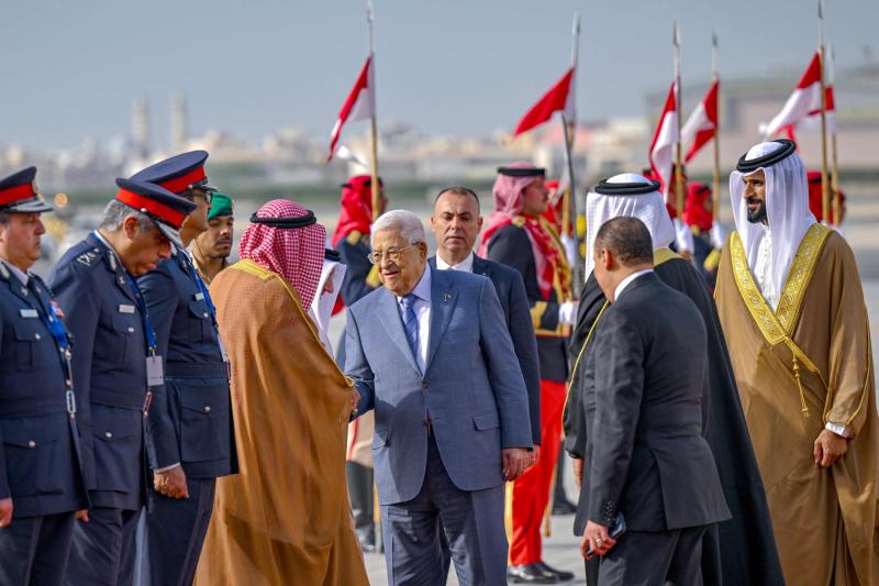 Filistin Devlet Başkanı Mahmud Abbas, 33. Arap Birliği Liderler Zirvesi’ne katılmak üzere 15 Mayıs'ta Bahreyn'in başkenti Manama'ya gelişinde böyle karşılandı AFP.jpeg