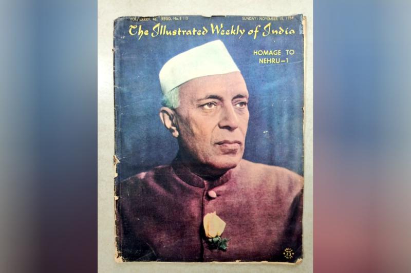 1880-1993 tarihleri arasında Hindistan'da yayınlanan İngilizce haftalık haber dergisi The Illustrated Weekly of India dergisinin Başbakan Jawaharlal Nehru onuruna kapak resmi, 1964.jpg