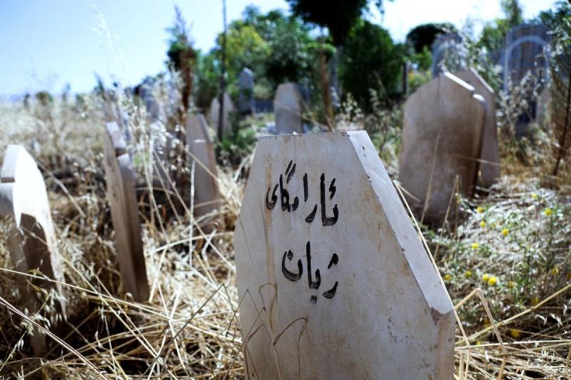 Namussuzluk suçlamasıyla katledilen kadınlar gece yarısı mezara defnediliyorlar. Fotoğraf- AFP.jpg