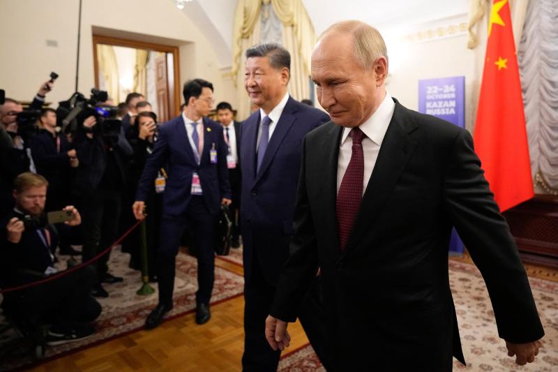 Rusya Devlet Başkanı Vladimir Putin ve Çin Devlet Başkanı Şi Cinping, Kazan'da düzenlenen BRICS Zirvesi kapsamında bir araya geldiler, 22 Ekim 2024 / Fotoğraf: AFP