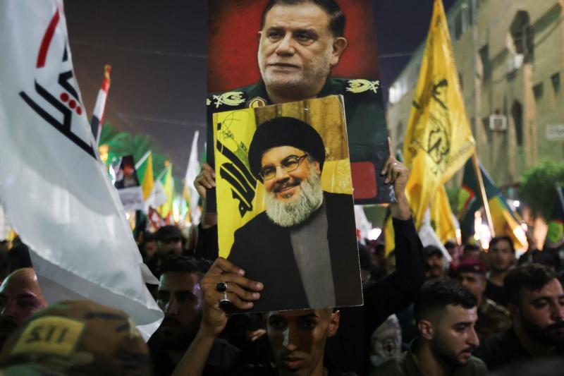 Hizbullah Genel Sekreteri Hasan Nasrallah'la birlikte öldürülen DMO Komutan Yardımcısı Tuğgeneral Abbas Nilfuruşan'ın Irak'ın Kerbela kentindeki cenaze töreninden bir kare, 14 Ekim 2024 / Fotoğraf: Reuters