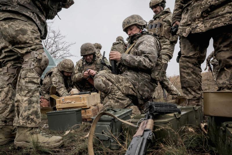 Donetsk bölgesindeki bir tatbikatta katılan Ukraynalı askerler, 6 Kasım 2024 / Fotoğraf: AFP