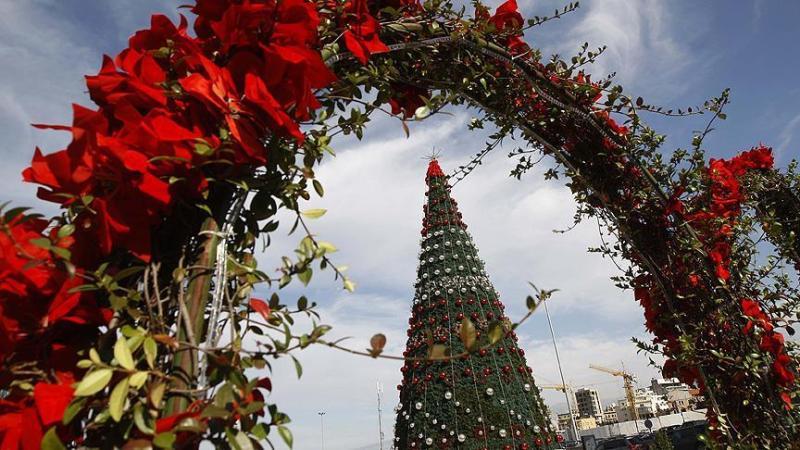 Yılbaşı süslemeleri ve Noel ağacı / Fotoğraf: AA