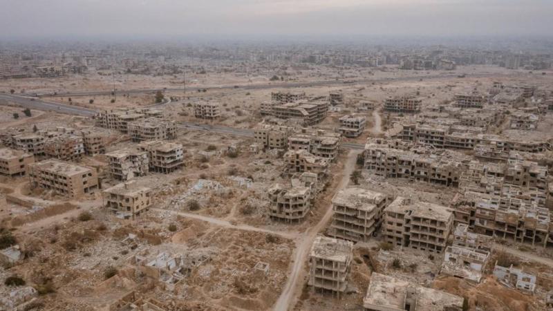 Şam`ın Doğu Guta bölgesindeki Harasta ve Cobar mahallelerine ilerlerken, savaşın acı izleri hemen göze çarpıyor / Fotoğraf: AA