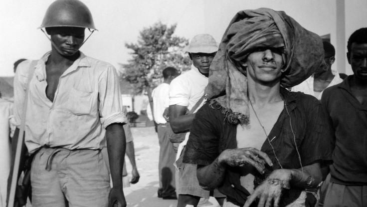 1964'teki "Zanzibar Devrimi"nde Araplar gözaltına alındı ​​ve öldürüldü