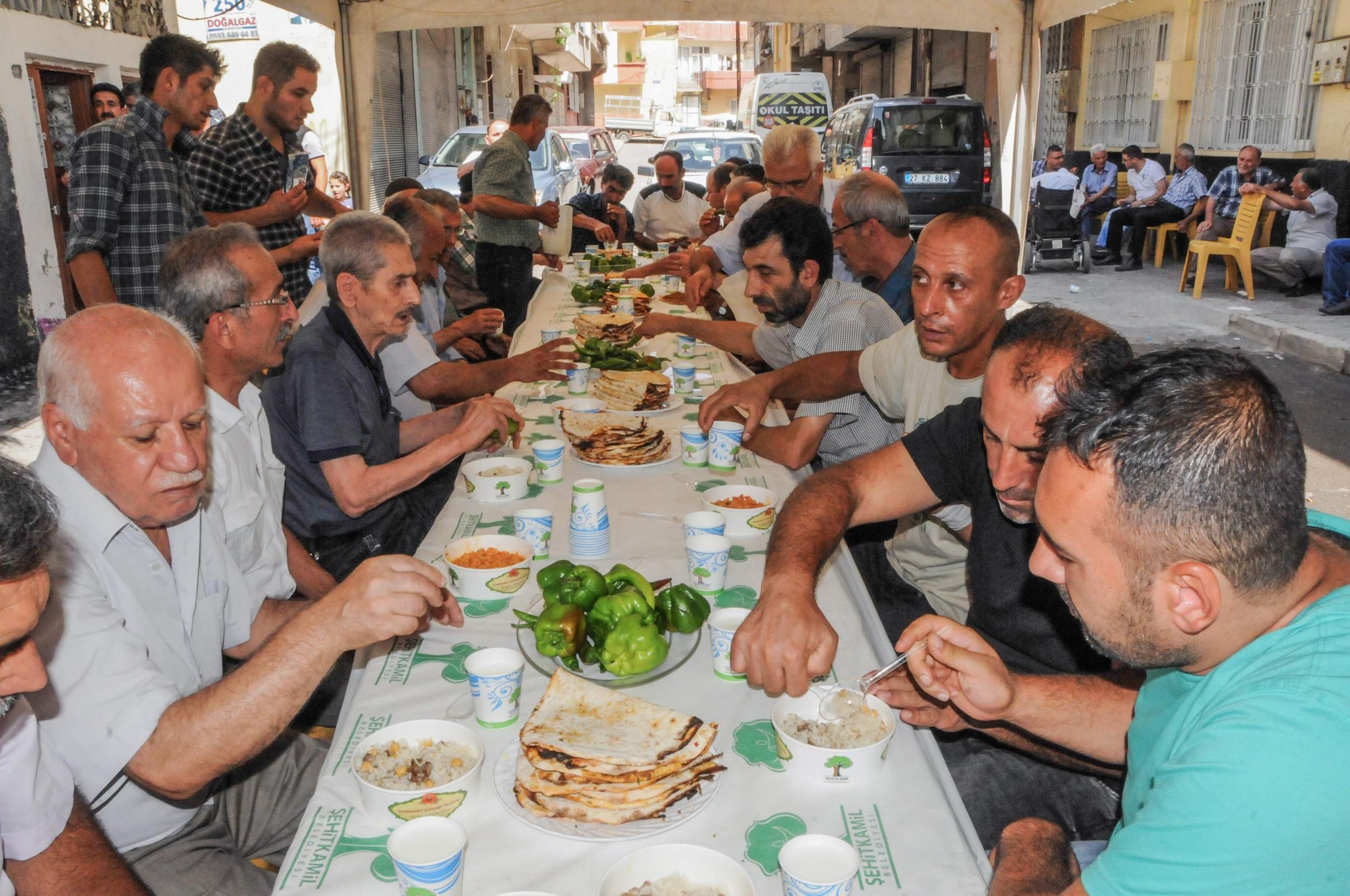 Gaziantep merkez Şehitkamil ilçesinde taziye yemeği.jpg