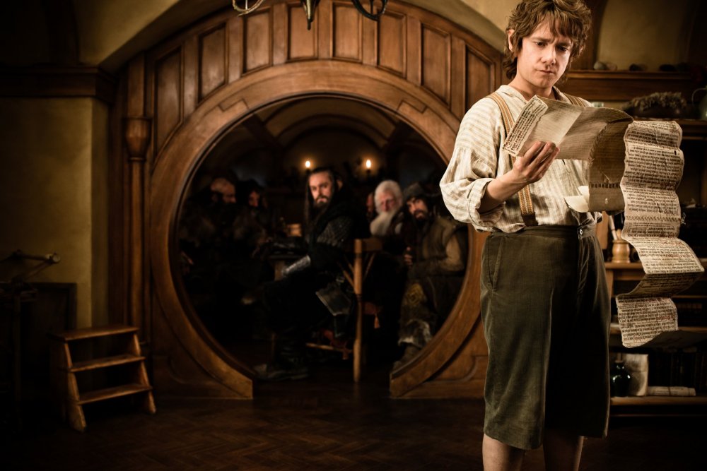 hobbit-an-unexpected-journey-2012-001-bilbo-reading-at-home.jpg