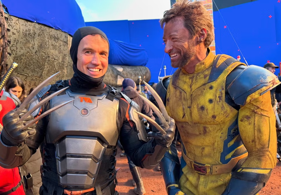 Rob McElhenney ve Hugh Jackman